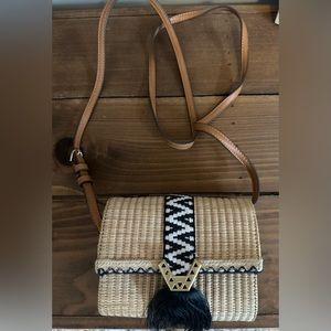 Stella & Dot crossbody purse with black and white details